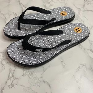 Nike sandals size 11 US Women